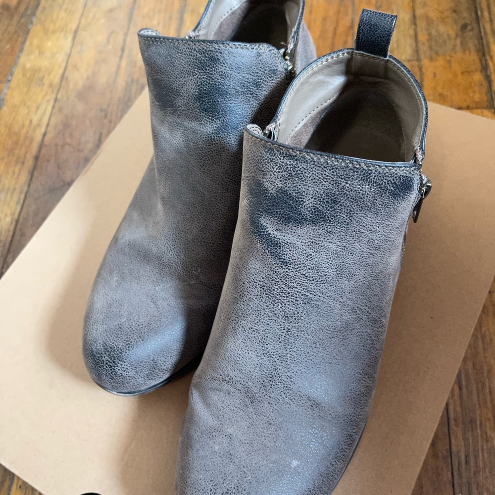 Booties - Picture 4 of 4